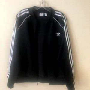 ADIDAS ADULT ZIP UP JACKET SIZE  XL WITH 2 ZIP  UP POCKETS